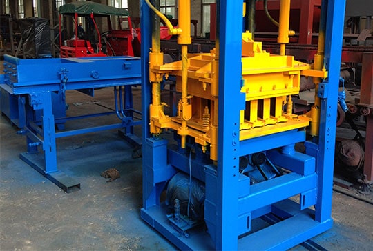 Concrete-Block-Making-Machine-Factory
