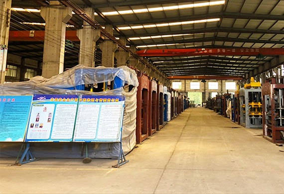 Machine de fabrication de briques Lontto à vendre