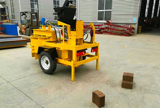 máquina de fabricación de bloques de tierra comprimida diy